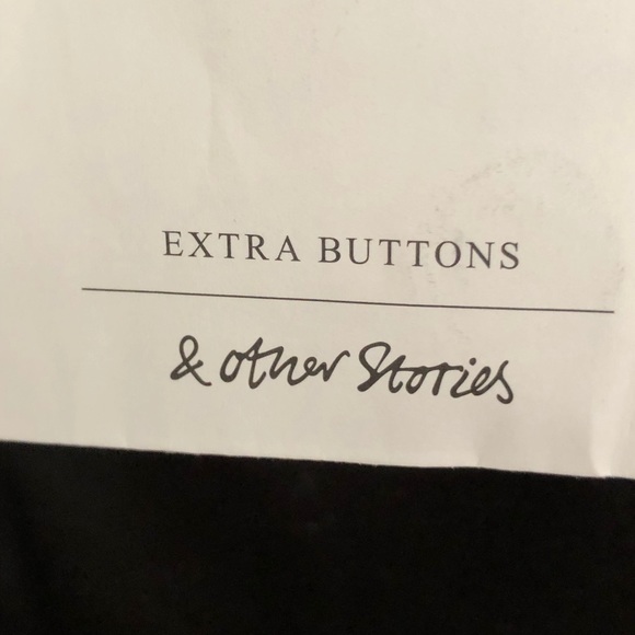 & other stories black skirt with front zippers - Picture 4 of 4